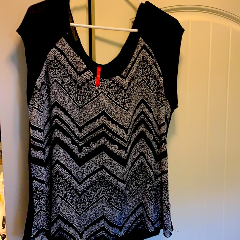 Black & White Blouse-XL/XXL